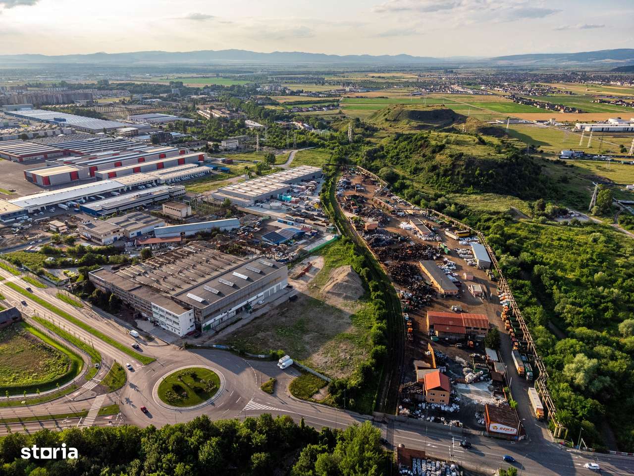 TEREN IN SENS GIRATORIU - Imagine principală: 5/12