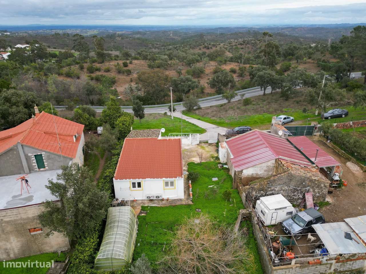 Moradia V1 inserida num terreno com 330 m2 situada em Cavalos perto do - Grande imagem: 5/33