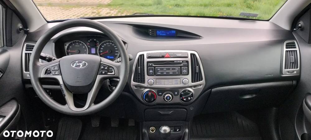 Hyundai i20 1.2 Intro Edition - 20