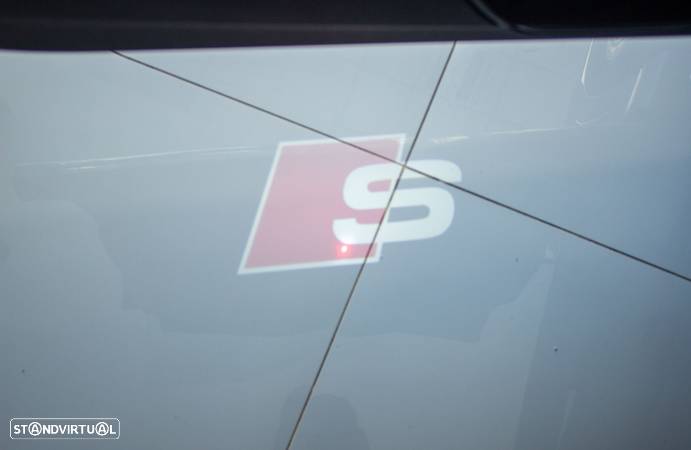 Audi Q8 60 TFSIe quattro S line Tiptronic - 16