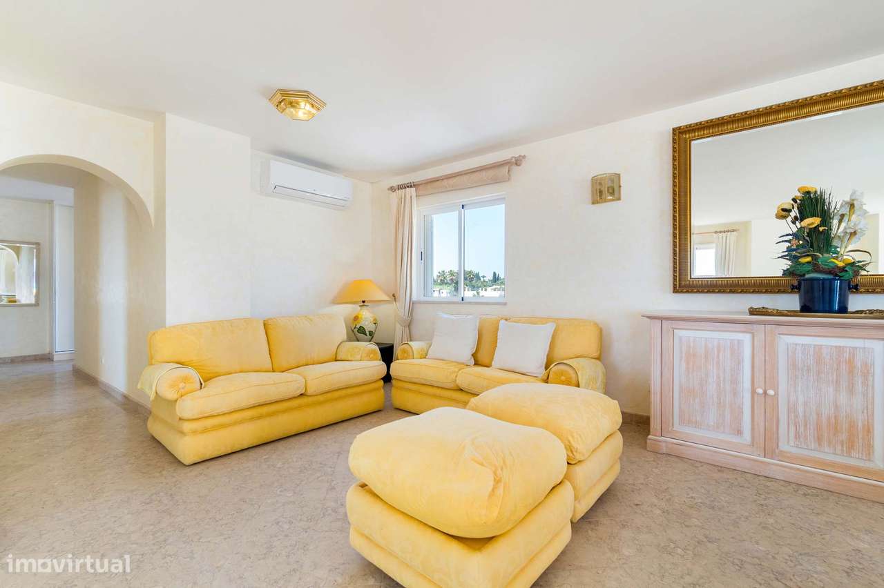 Penthouse Excecional com Amplo Terraço e Vistas Panorâmicas para o Mar-16