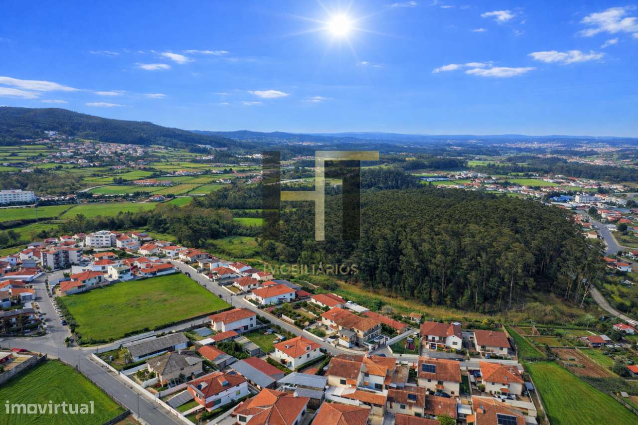 Moradia T3 | 4 Frentes | Suíte | Jardim-44