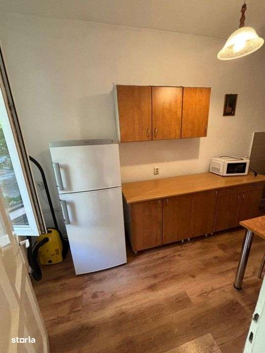 ULTRACENTRAL! Casa cu 3 camere de vanzare,100MP - Imagine principală: 4/19