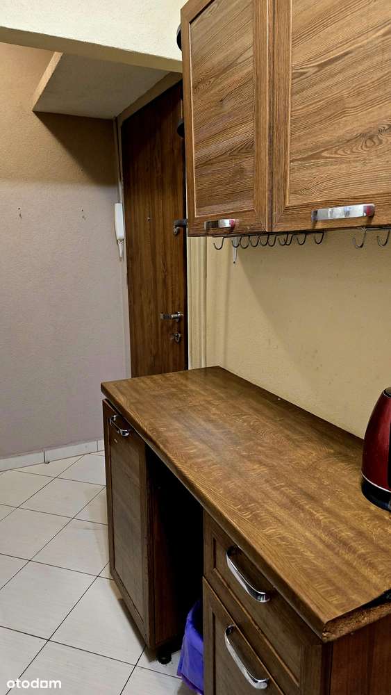 2 pokoje, 2 piętro w czteropiętrowcu-9