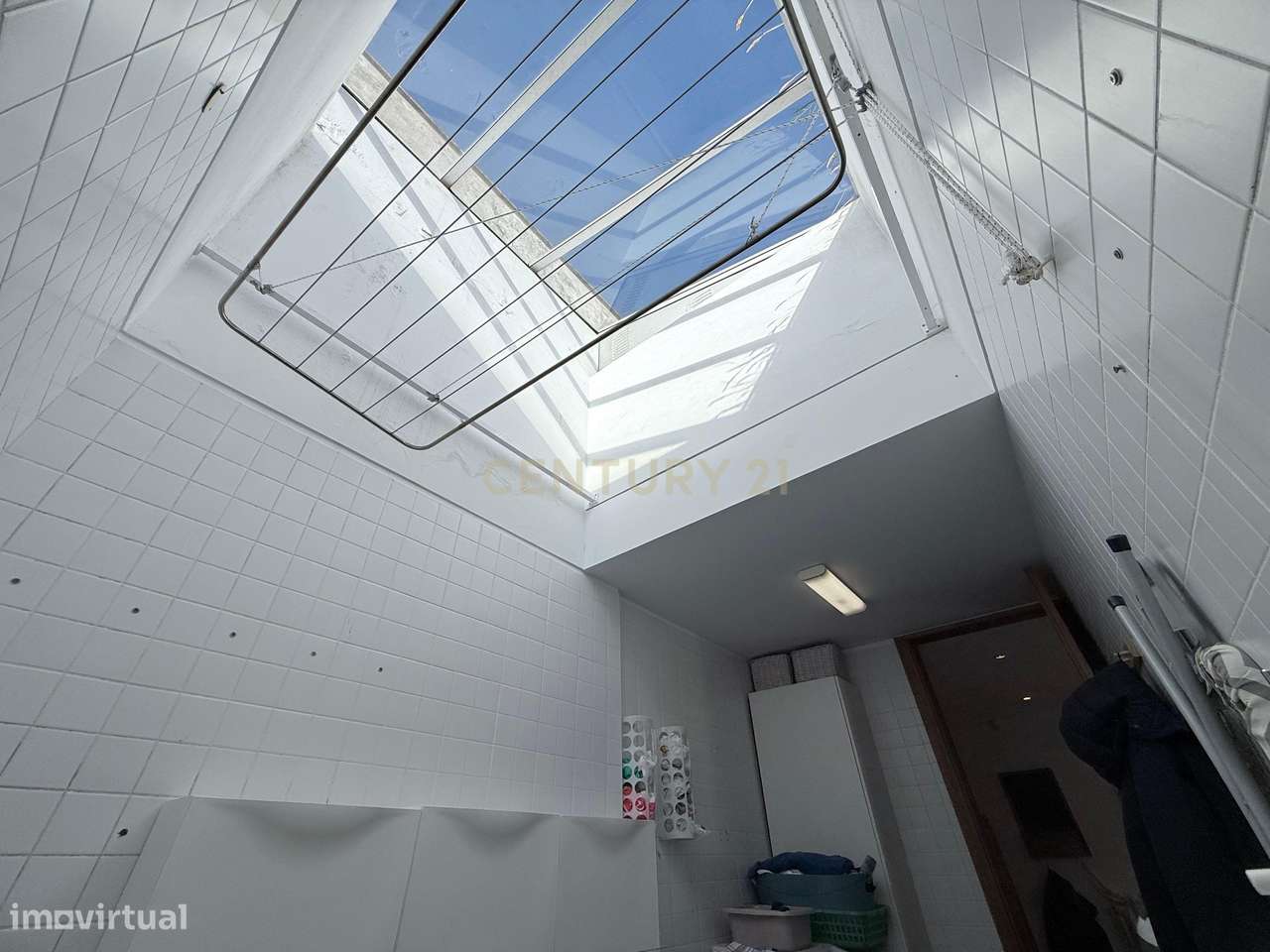 Moradia T3 com suite master, em condomínio de prestígio – Estrada Real-40