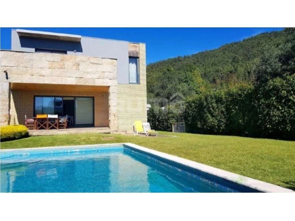 Moradia Isolada V4 com Piscina - Grande imagem: 1/18