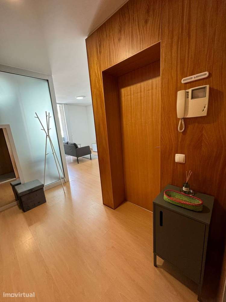 Apartamento T0 mobilado, próximo do Glicínias - Grande imagem: 2/13