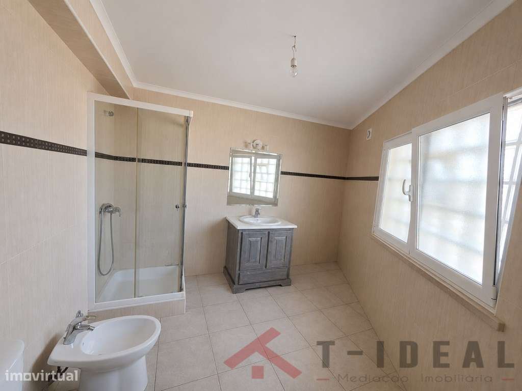 Moradia T3 próxima da Praia da Areia Branca-20