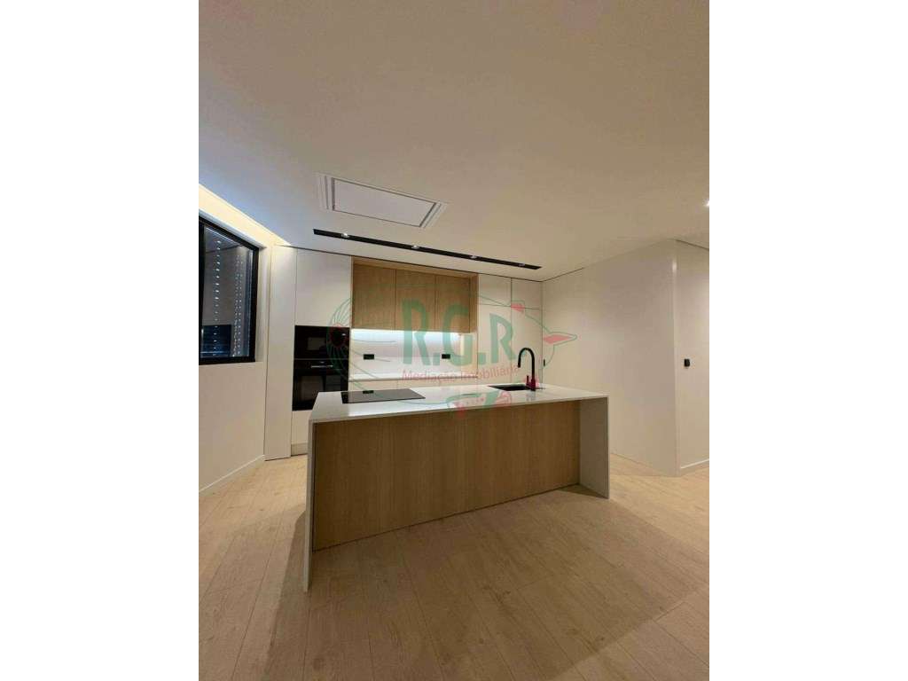T4 Único no Piso | Terraço (48.40m2) | Box 2 Carros e Arrumos | SÃO...-7