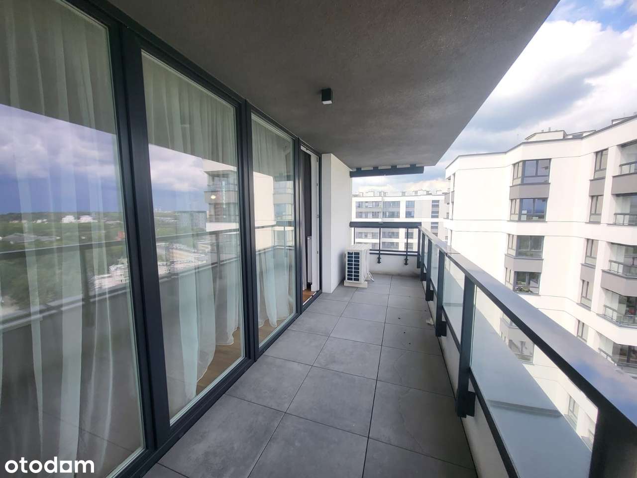 800m od Spodka, 13 piętro, 2 łazienki, klimatyzacja w każdym pokoju-8