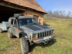 Jeep Cherokee - 12