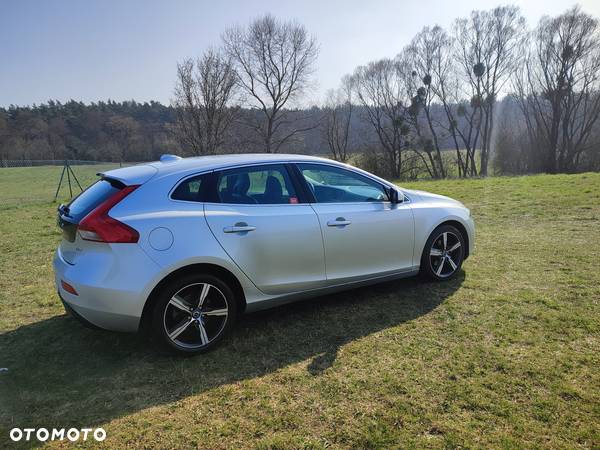 Volvo V40 D2 Summum - 11