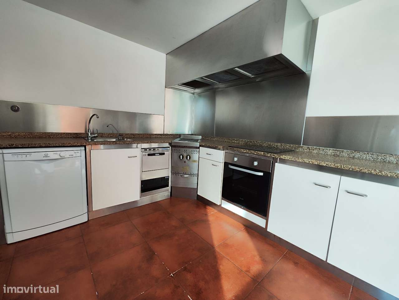Vende-se moradia de luxo-33