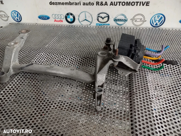 Bloc Valve Suspensie Pneumatica Audi Q7 4L Vw Touareg - Dezmembrari Arad - 3