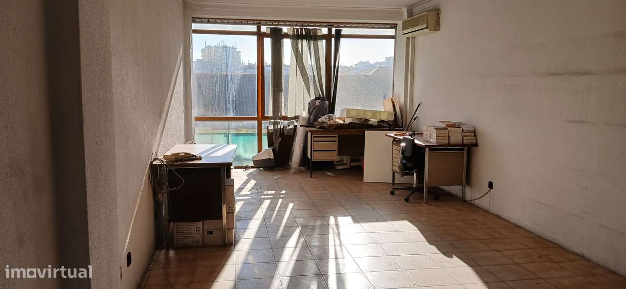 Excelente Espaço para Escritório numa zona muito central de Almada-4
