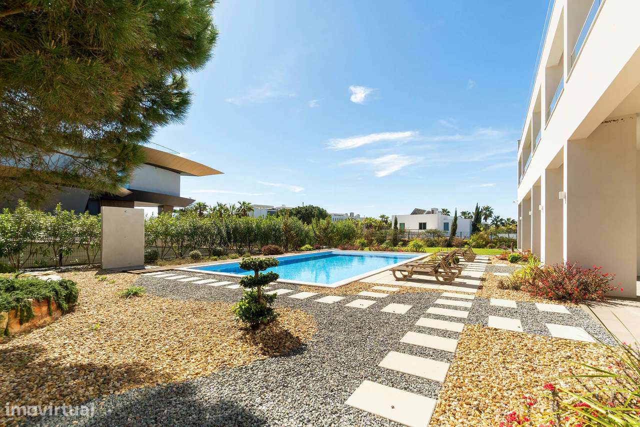 Moradia exclusiva nos Salgados a 200m da Praia-45