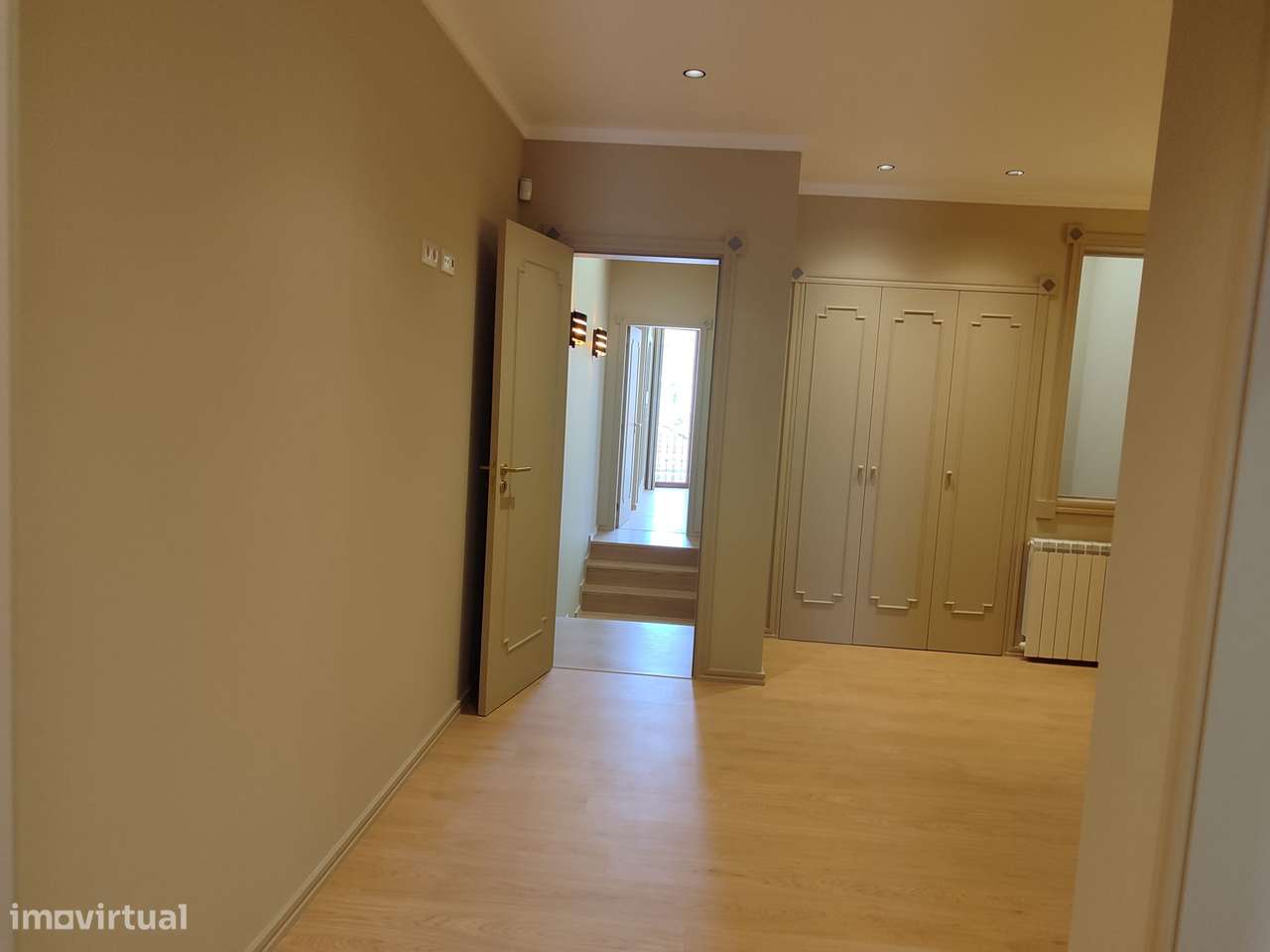 Excelente Moradia  2 frentes + Garagem + Terraço c/ Barbecue + Jardim-17