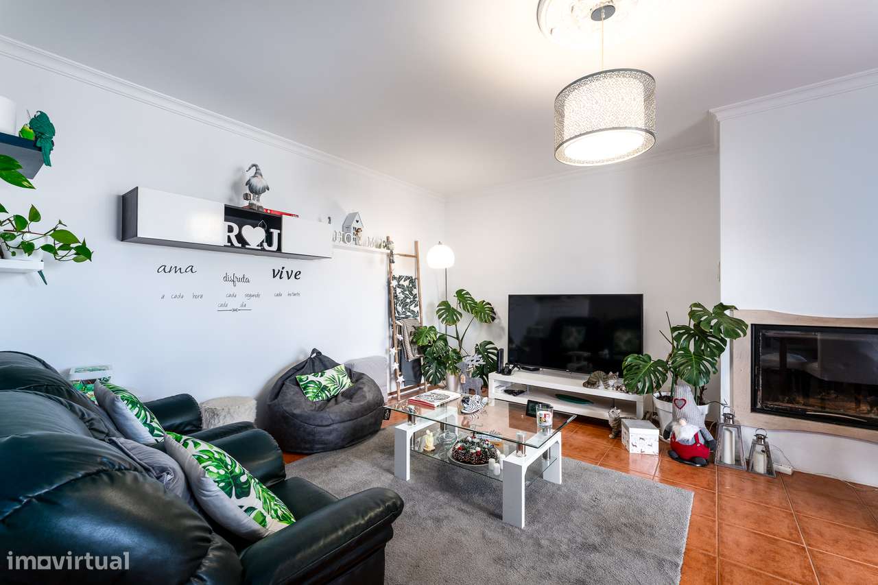 Moradia em Banda 4 quartos em Leiria, Marinha Grande - €290.000/Venda - Grande imagem: 5/22