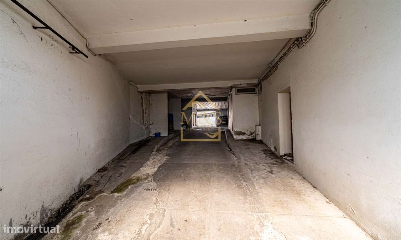 Moradia com comercio| Terreno 2900m2 |  Praia - Lavra-14