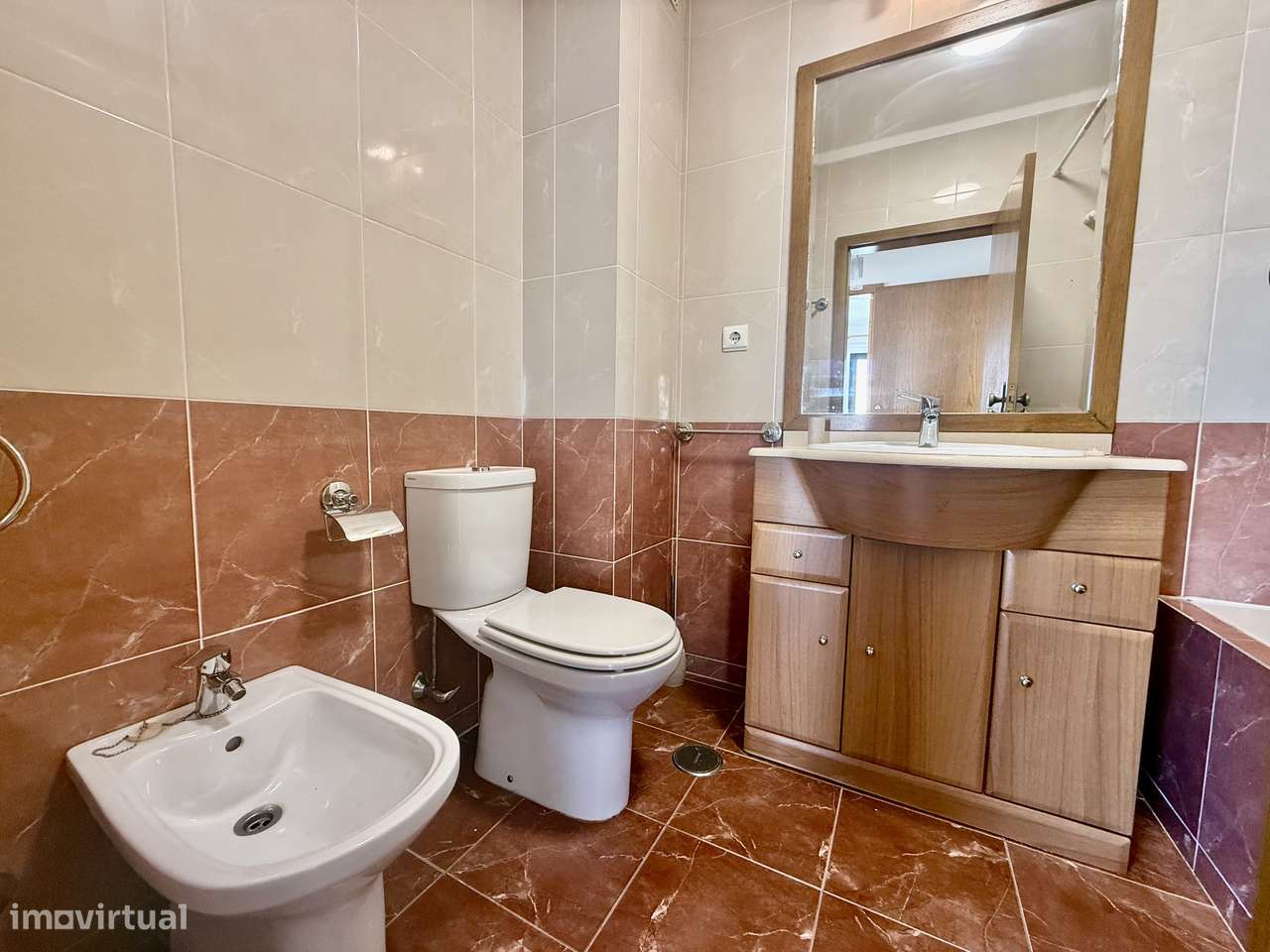 Apartamento T2 com varanda e garagem - vista praia, São Martinho Porto-12