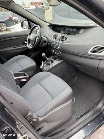 Renault Grand Scenic - 22