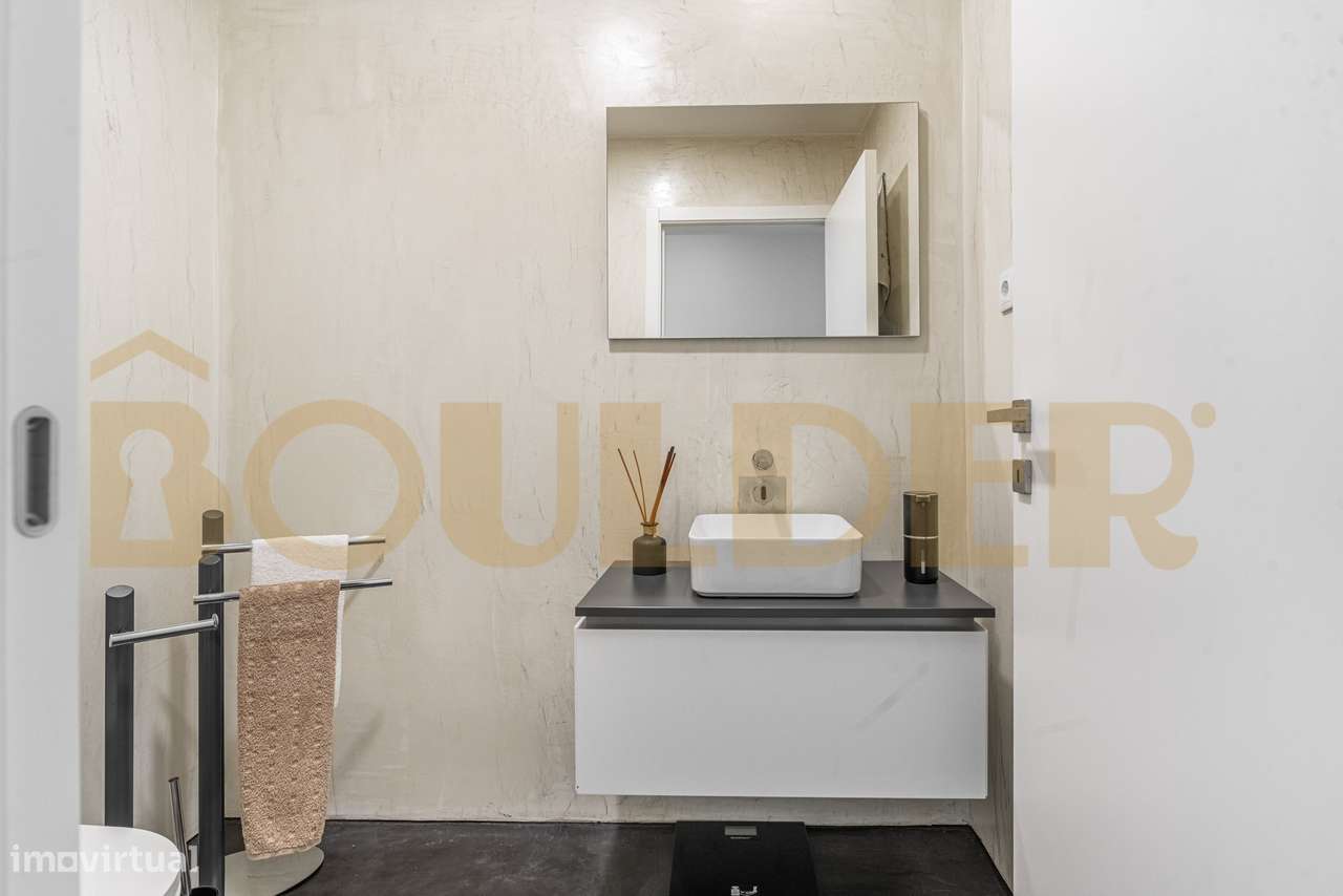 Moradia Térrea T4 de Arquitetura Moderna com Piscina-10