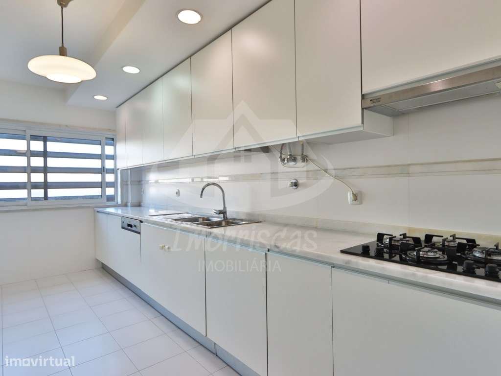 Apartamento T3 com vista rio para arrendamento em Sacavém - Grande imagem: 5/23