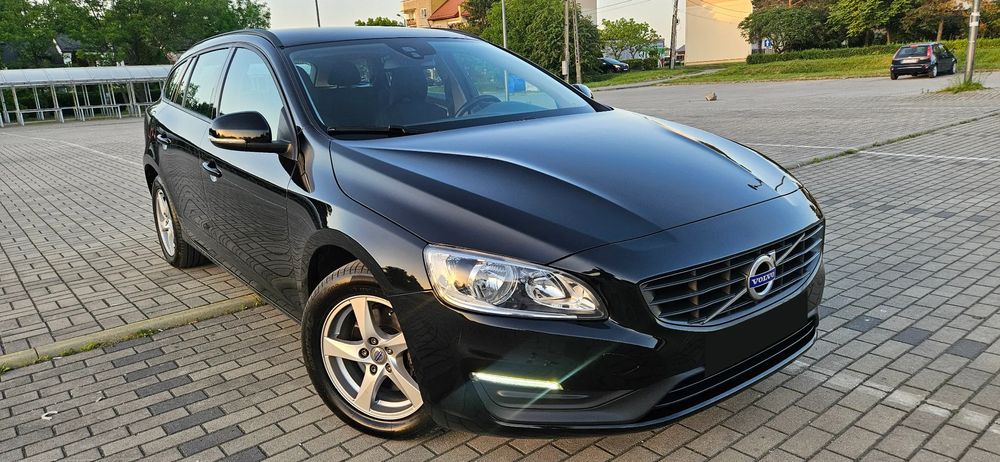 Volvo V60 I (2011-2018) D2 Momentum 2016
