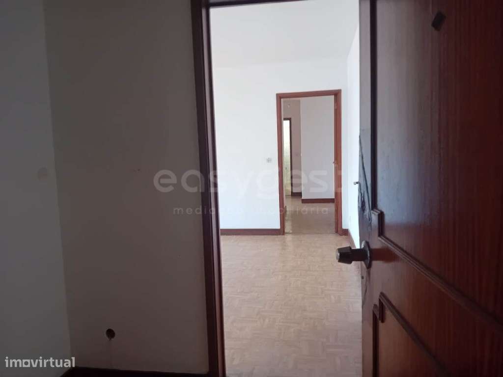Apartamento T2 no centro de Portimão com varandas e vista para a Serra - Grande imagem: 5/15