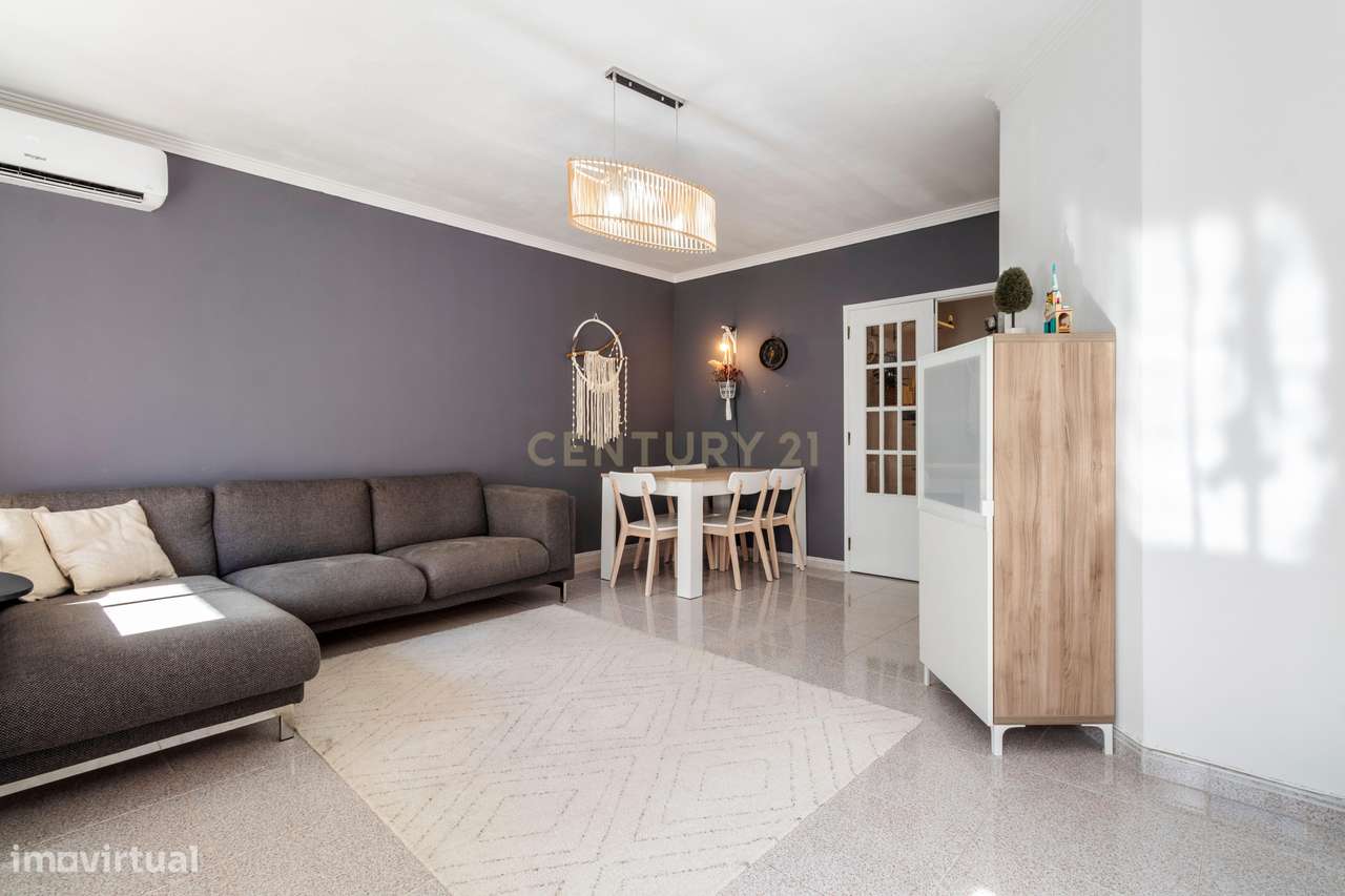 Apartamento T3 na Sobreda da Caparica com lugar de Garagem! – conforto - Grande imagem: 4/47