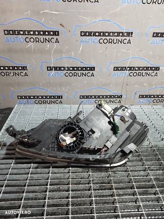 Far Dreapta Mazda CX - 7 2006 - 2012 SUV 4 Usi (702) Xenon - 4