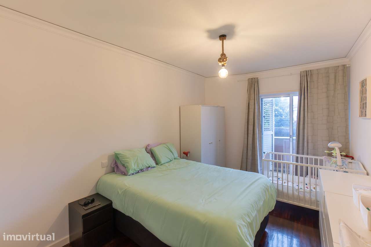 T1 com 2 varandas e lugar de garagem na Madalena-9