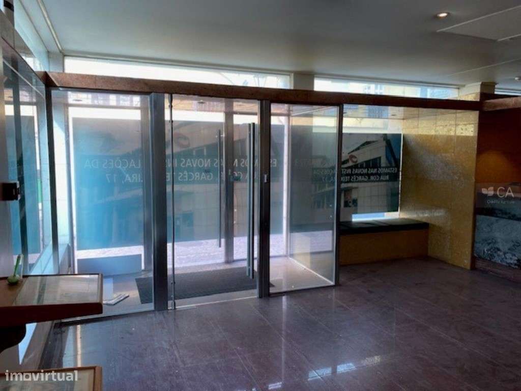 Fracção destinada a comércio - Grande imagem: 3/8