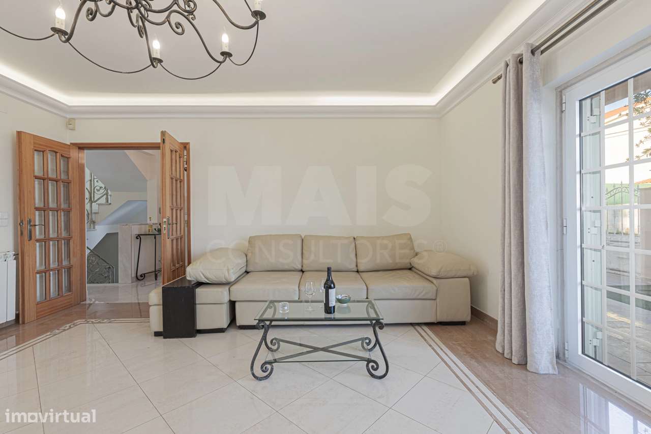 Moradia V4 em Caxias c/Box e Terraço - Grande imagem: 3/50