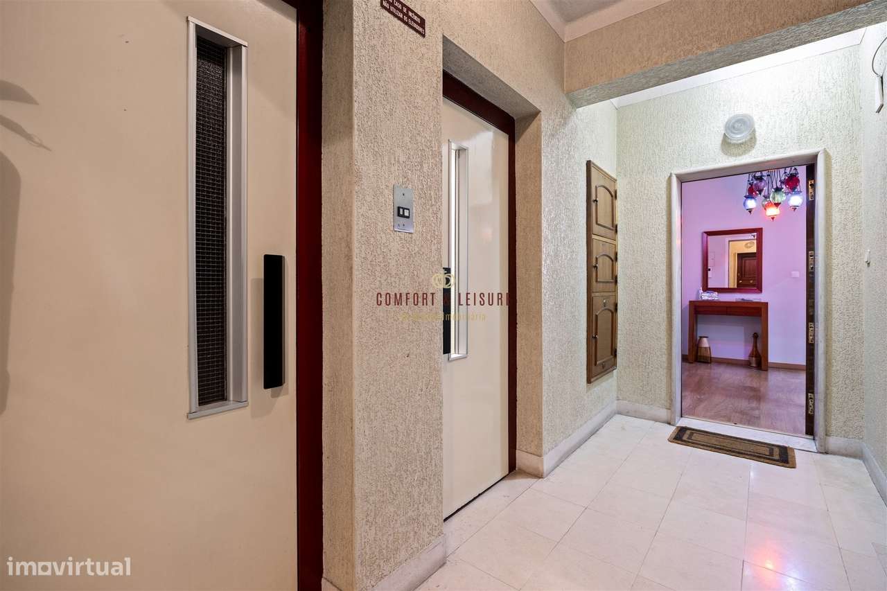 Apartamento com 4 quartos, 2 wc, parqueamento e arrecadação na Ramada,-45