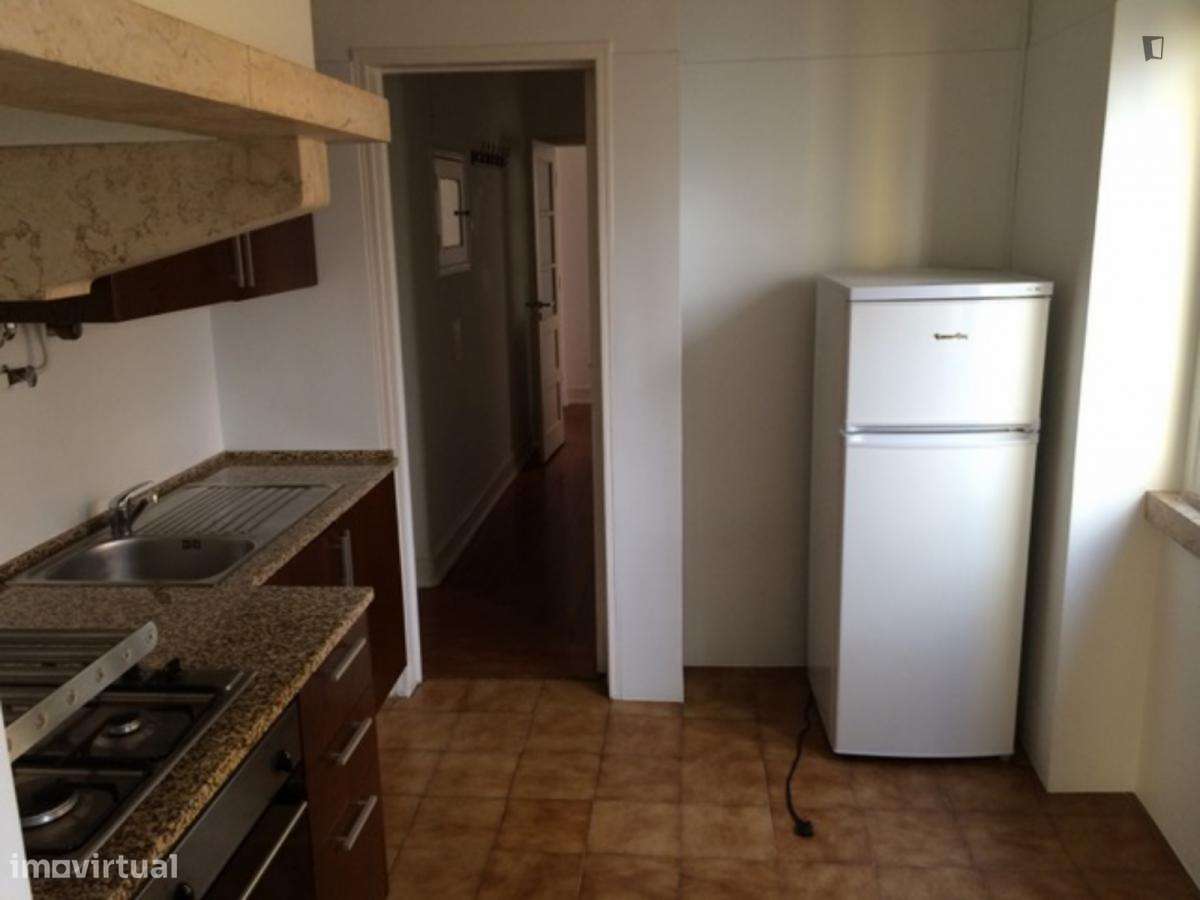 Quarto - localizado em Arroios Lisbon - Grande imagem: 4/10