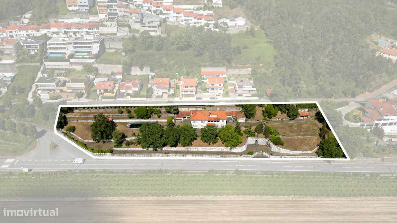 Moradia independente T7 com piscina em Abade do Neiva inserida num lot - Grande imagem: 3/31