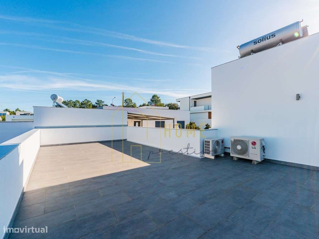 Moradia T4 na Urbanização Jardins de Santiago- Setúbal-47