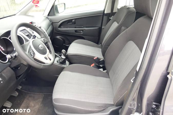 Kia Venga 1.4 CVVT Attract - 8