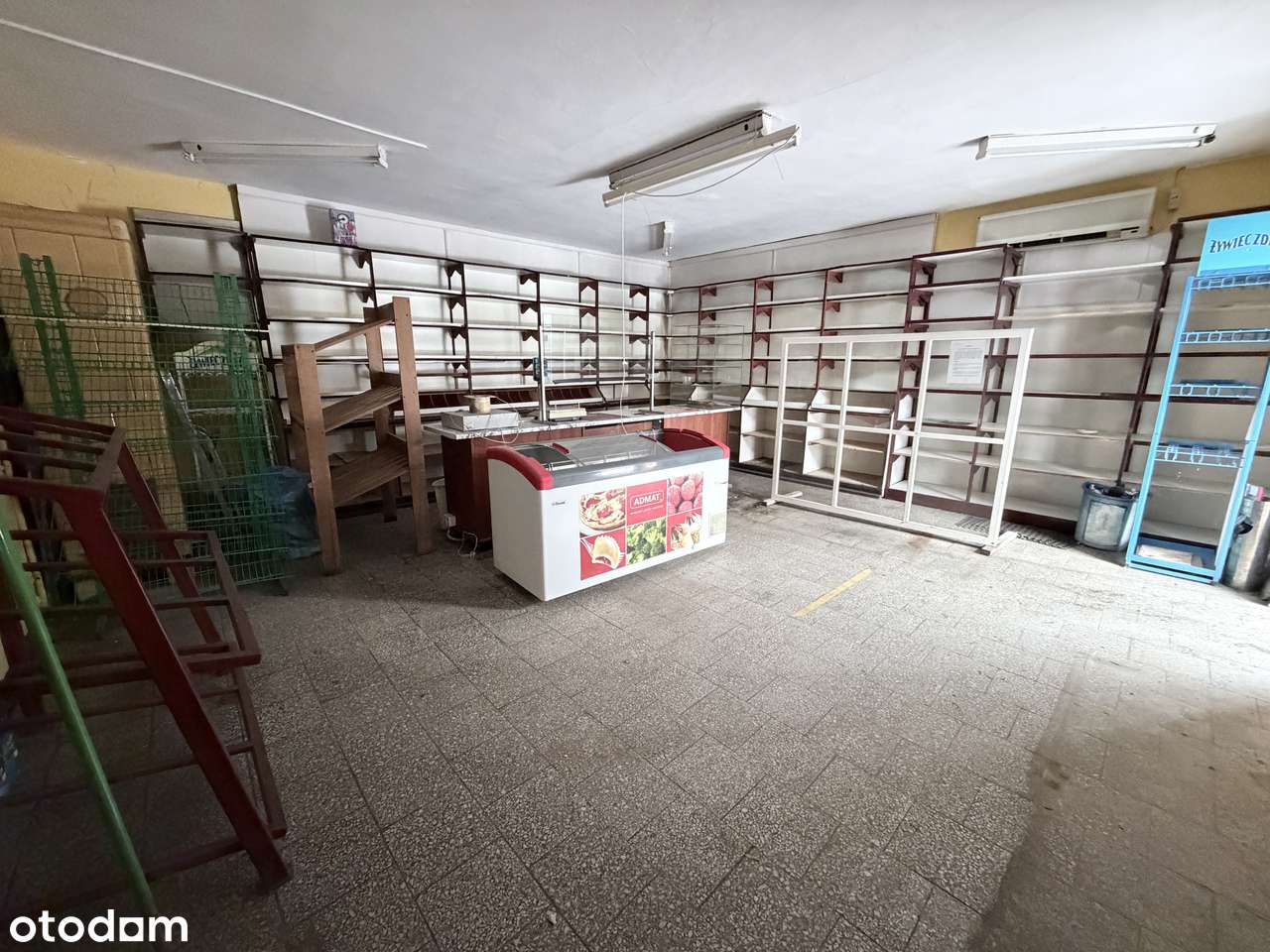 NA SPRZEDAŻ DWA LOKALE UŻYTKOWE Z POTENCJAŁEM – DO GENERALNEGO REMONTU-7