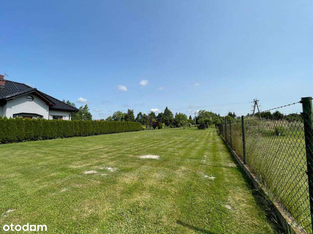 Piękna ogrodzona działka budowlana z mediami-3