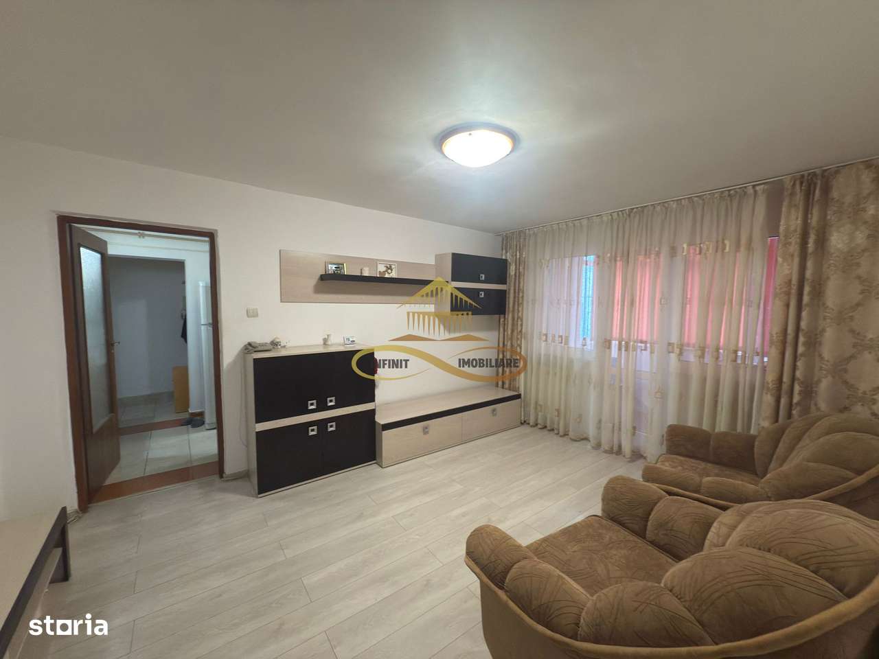 Apartament 3 camere de vanzare in Bacau-0