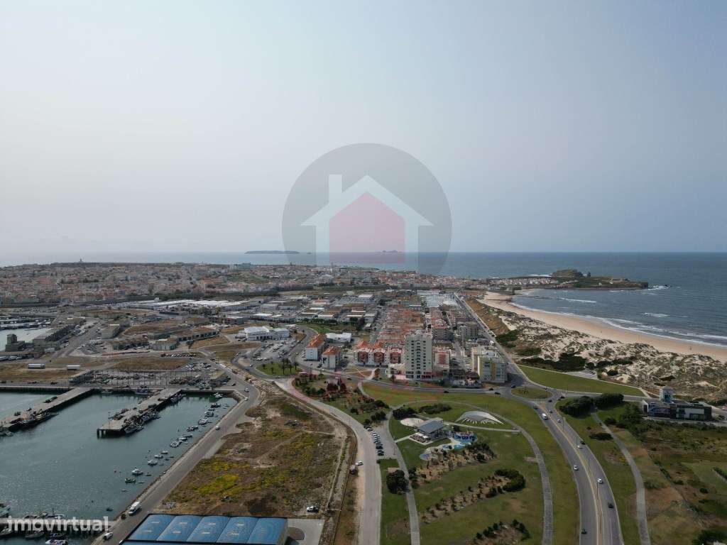 Espaço comercial com 127 m² de área total, distribuída por dois pis... - Grande imagem: 2/20