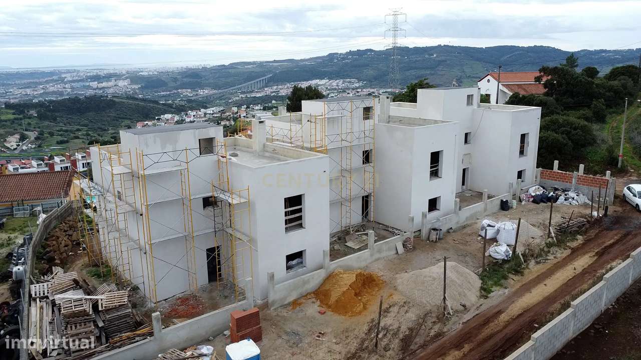 Moradia T4, condomínio fechado, Loures, piscina, 3 parqueamentos, vist - Grande imagem: 4/24