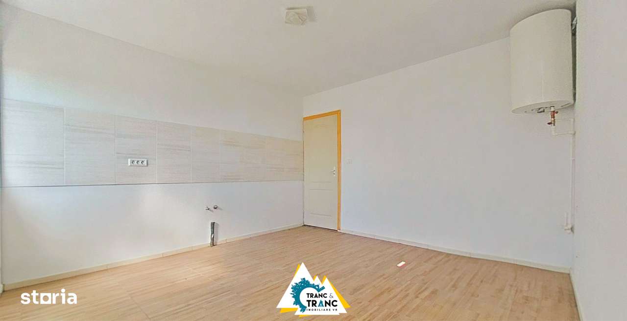 Casă nouă cu 6 camere de vânzare în Sânleani - Imagine principală: 3/12