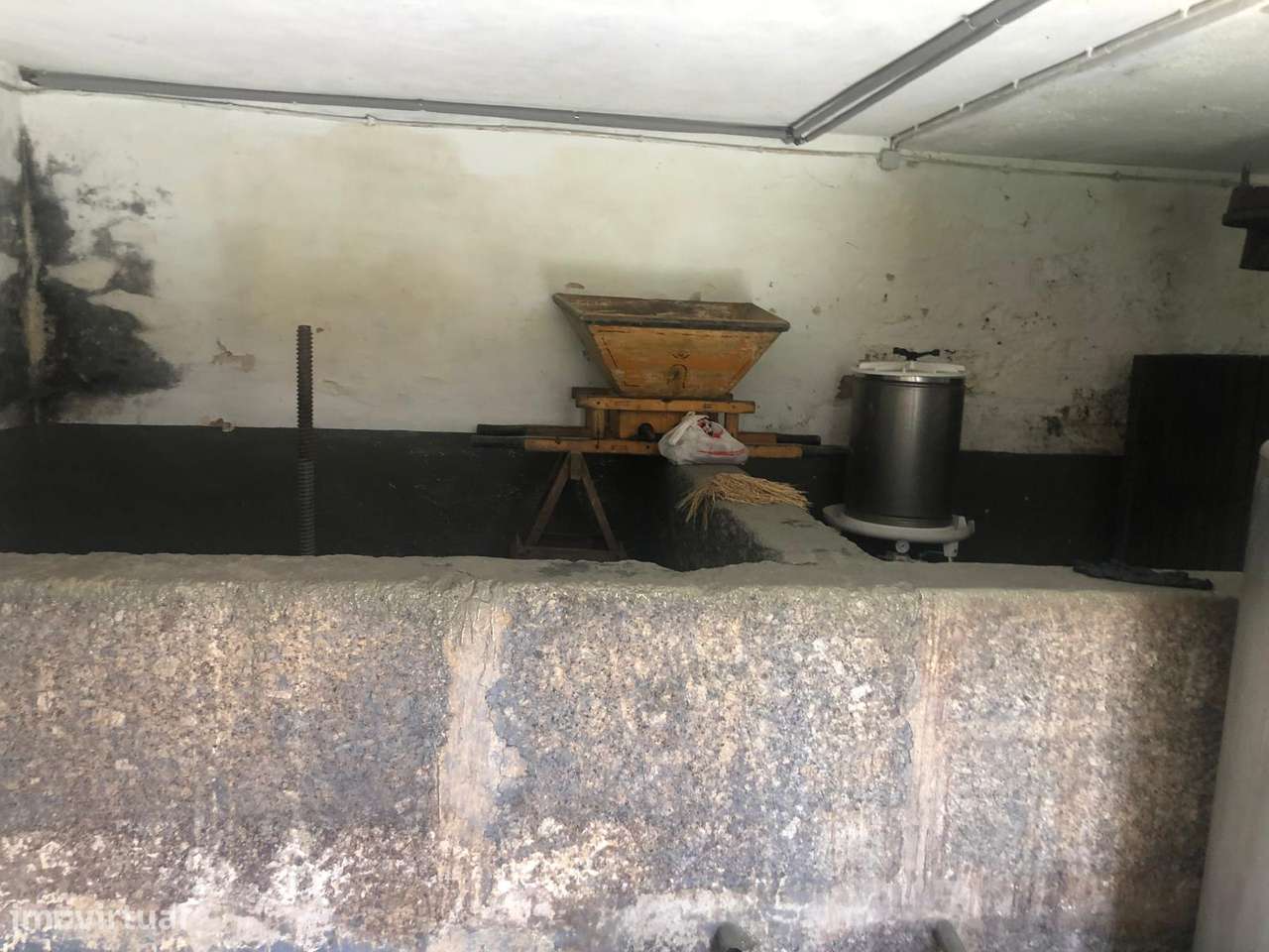 Quinta espetacular na região do vinho verde em plena produção-24