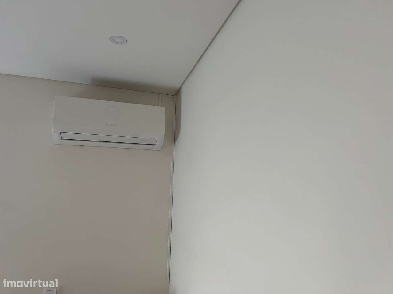 Moradia Bifamiliar R/chão e 1ºandar, Semi Nova Com Despesas Incluidas - Grande imagem: 5/14