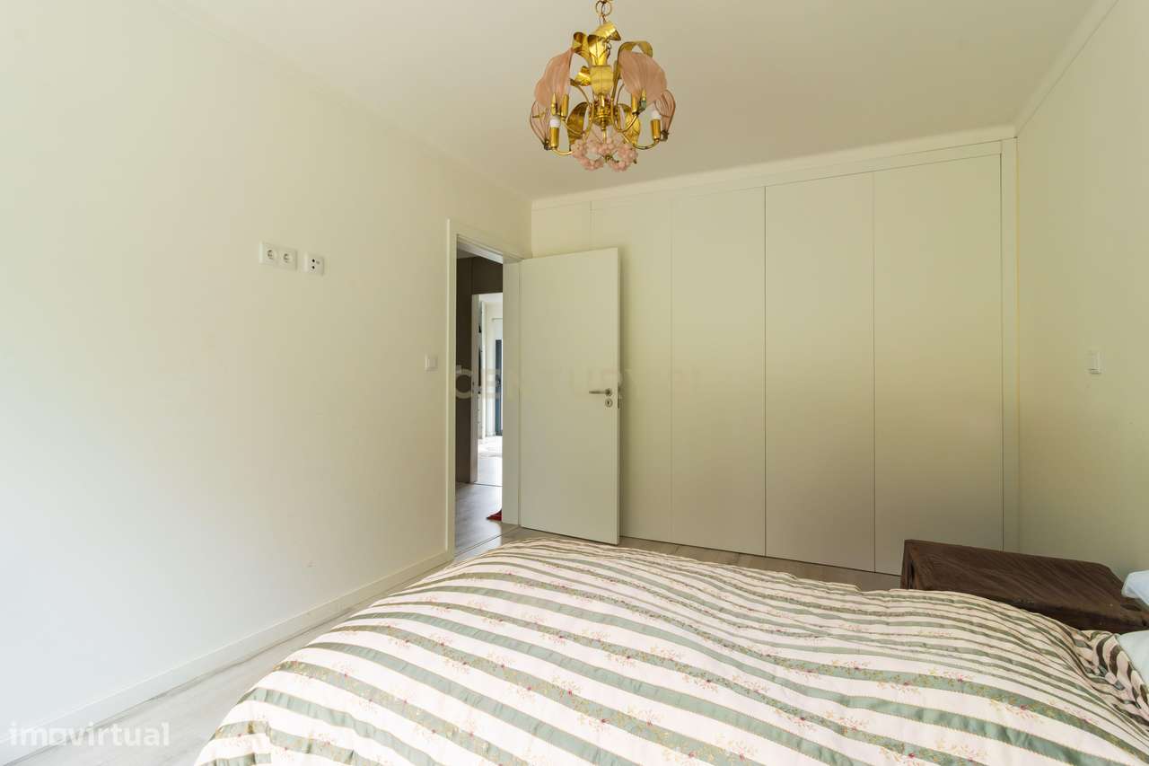 Moradia T3 de arquitetura contemporânea-10