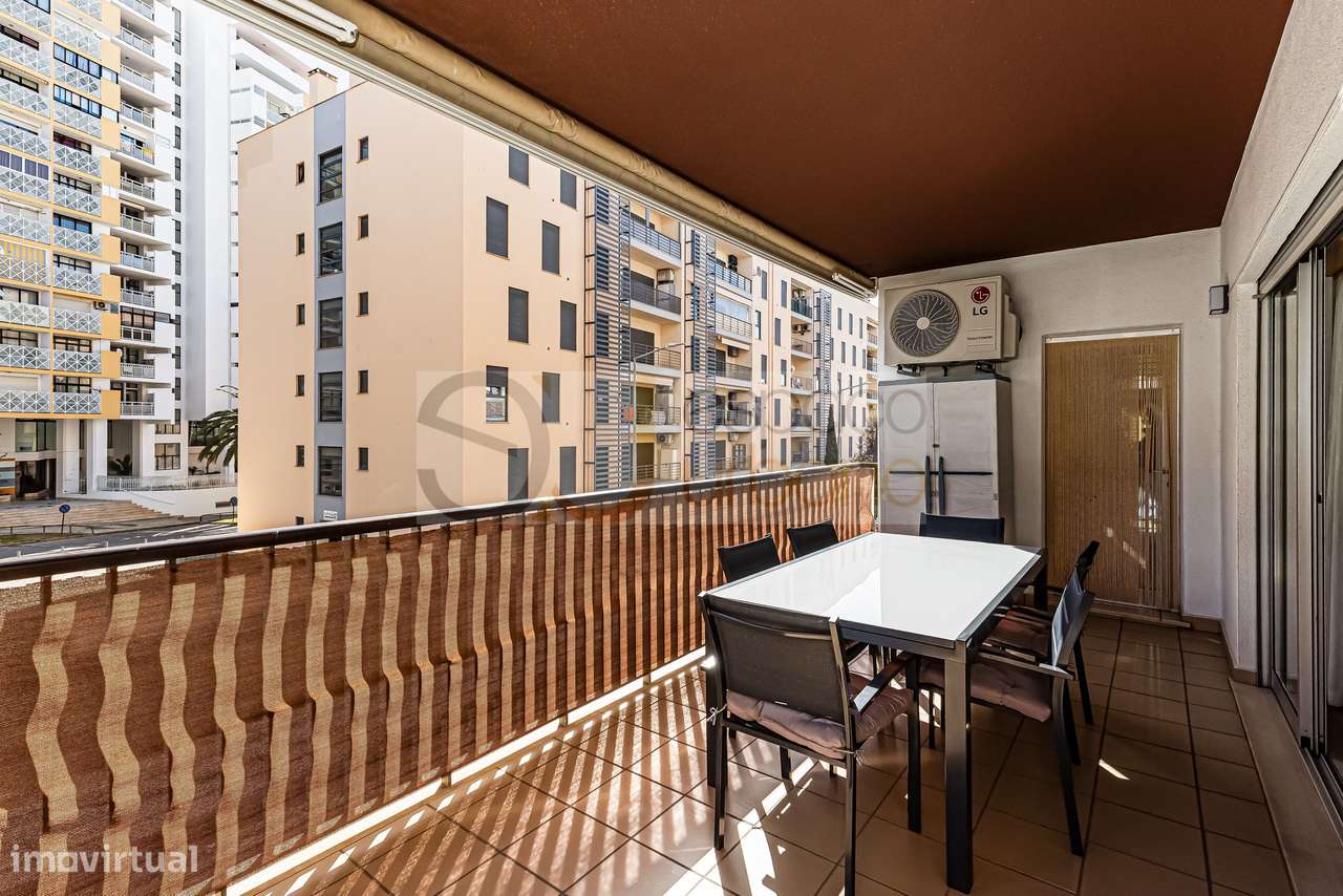 A. Pêra - Luxo - Apartamento T2 C/ Garag. + Piscina-10
