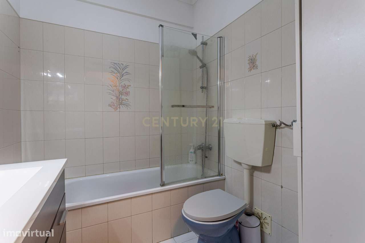 Apartamento T2 em Venteira, Amadora - Oportunidade Única!-14